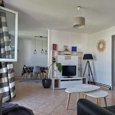 Apartment Grand Appart/wifi/2 Chambres/detente/calme