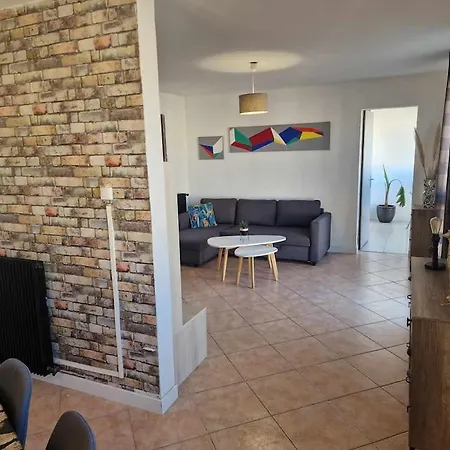 Grand Appart/wifi/2 Chambres/detente/calme شقة